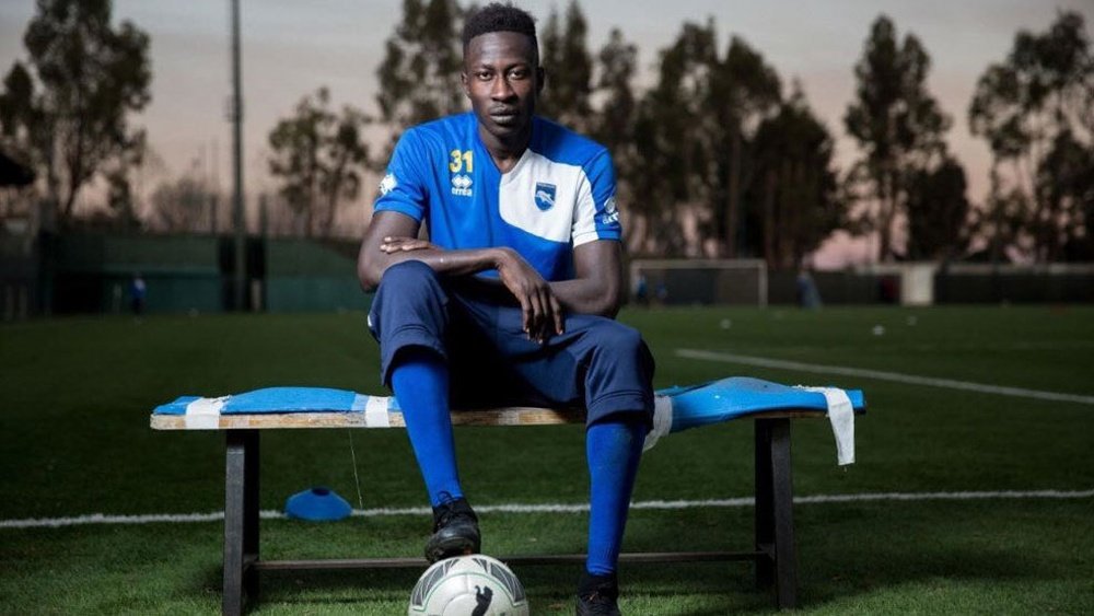  Mamadou Coulibaly dejó a su familia para llegar a ser futbolista. Pescara